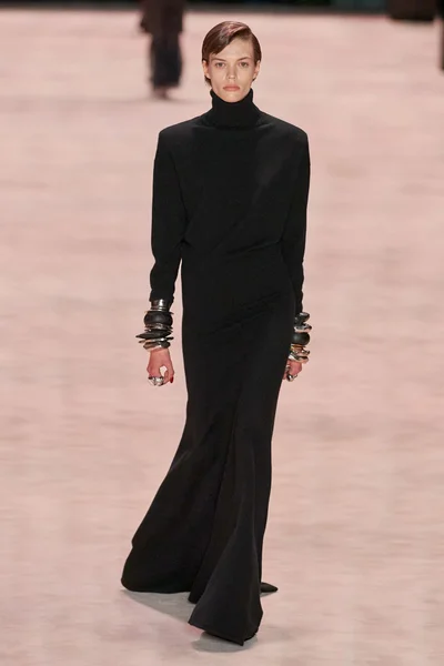 Look 3